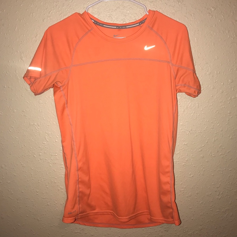 🤍DriFit Nike Top